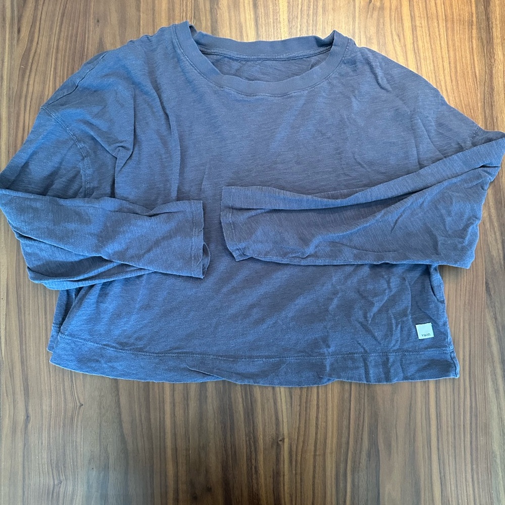 Vuori | Size: M | long sleeve cropped t shirt